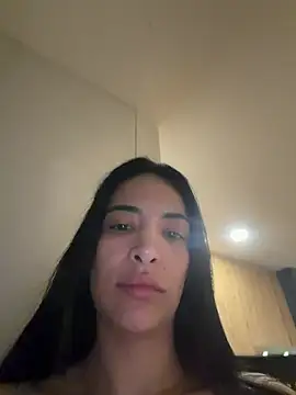 ห้องแชทสดของ Naughty_Arab_girl