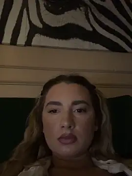 EclipseLunaireSouveraine's Live Chat Room