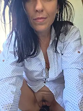 חדר צ'אט בשידור חי של Risky_woman