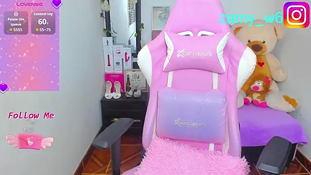 Chat soba uživo modela Karla__cute
