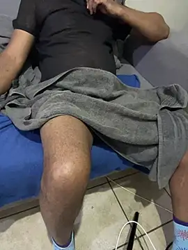 חדר צ'אט בשידור חי של JayteePTA012