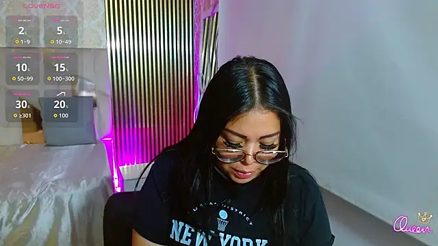 martinna_tay's Live Chat Room