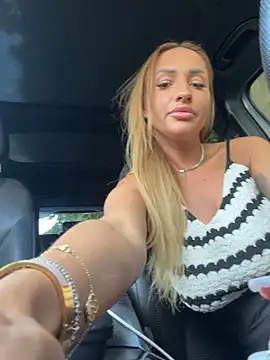 LovingBlondien Live chat-huone