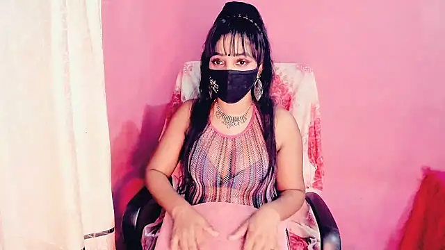 Sweetie_Fox_XXX Adlı Modelin Canlı Sohbet Odası