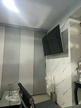 Živá chatovací místnost LARIANA_RIVERA23