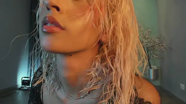 Angelbae- Adlı Modelin Canlı Sohbet Odası