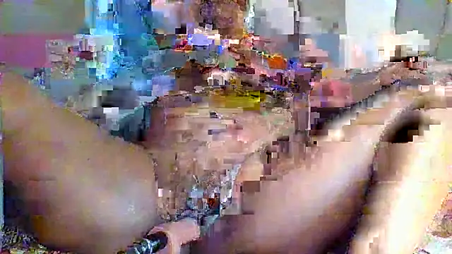 SquirtQueen222 现场聊天室