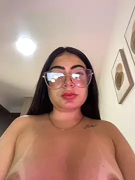 Mia_222 чат на живо