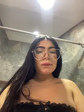 חדר צ'אט בשידור חי של Mia_222