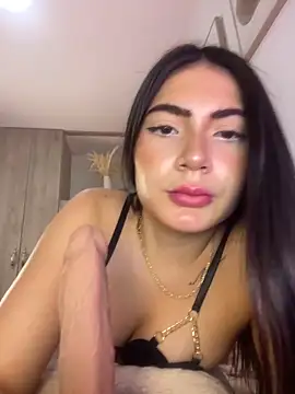 Mia_222 – live chatrum