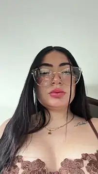 Mia_222 – live chatrum