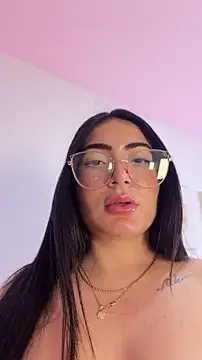 Mia_222 – live chatrum