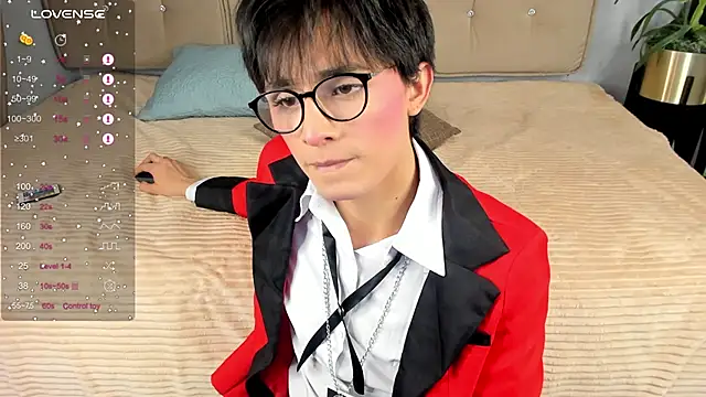 Seks show uživo modela cherryy_boy na kameri