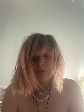 Chat soba uživo modela Esteem369
