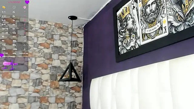 brithanyadams23 Adlı Modelin Canlı Sohbet Odası