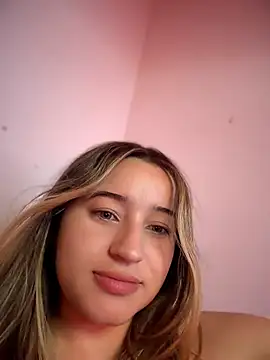 Sophie_spencer1 Adlı Modelin Canlı Sohbet Odası