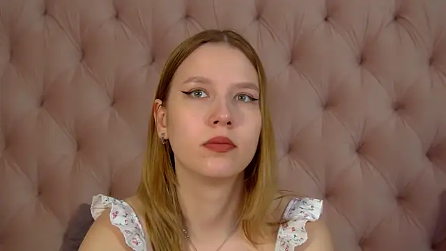 LiliLinn's Live Chat Room