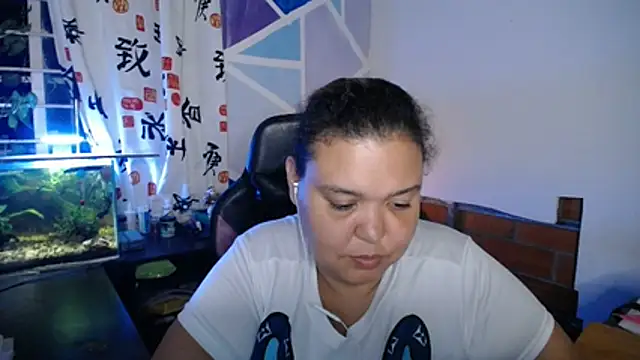 Sherlynn01's Live Chat Room
