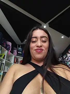 Phòng Chat Trực Tiếp MissNyraSecret