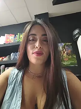 Phòng Chat Trực Tiếp MissNyraSecret