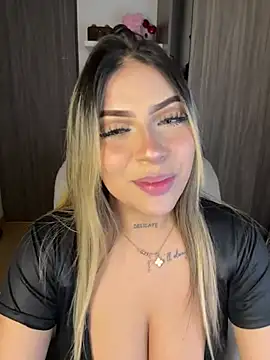MiaWhitePink_ লাইভ চ্যাট রুম