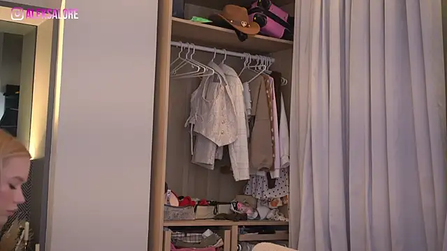 LexieLoree 실시간 채팅방