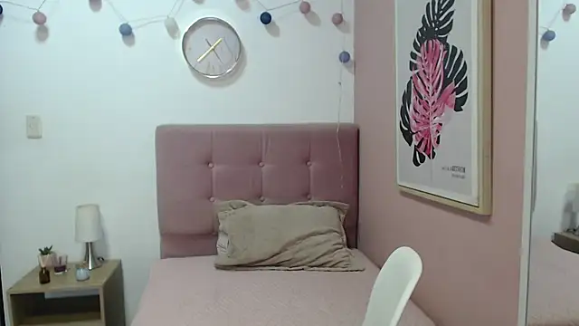lanna_1878 Adlı Modelin Canlı Sohbet Odası