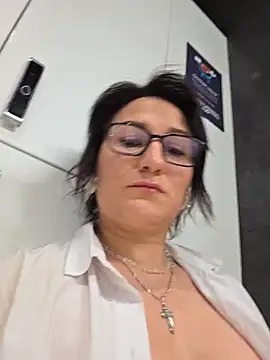 ZhenjaPoledance live-chat rom