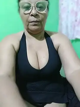 Amarantha25 Adlı Modelin Canlı Sohbet Odası