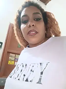 חדר צ'אט בשידור חי של ELLA_KELLY