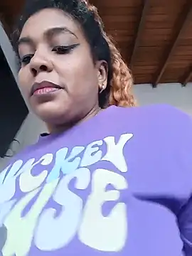 Chat +18 de ELLA_KELLY ao vivo