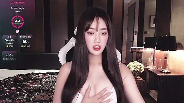Aurora_-77 – live chatrum