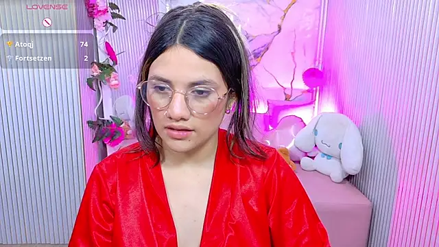 Chiara_tay's Live Chat Room