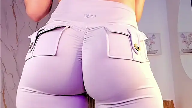 mia_six66 Adlı Modelin Canlı Sohbet Odası