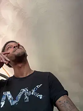 חדר צ'אט בשידור חי של rayyymack