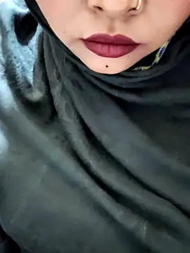 Lovely_Ayesha- Adlı Modelin Canlı Sohbet Odası