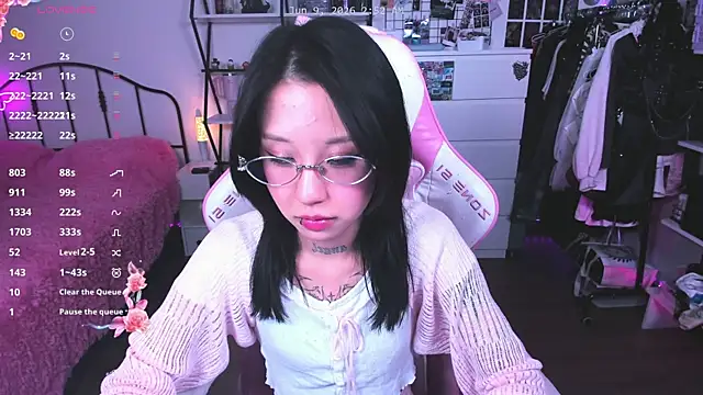 ashleywowmeow's Live Chat Room