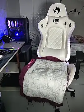Fetichista23 Adlı Modelin Canlı Sohbet Odası