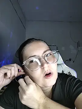 Fetichista23 Adlı Modelin Canlı Sohbet Odası