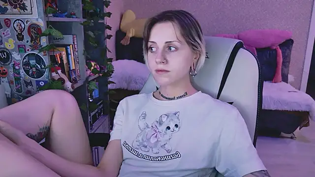 Živá chatovací místnost NaniMoore