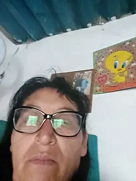חדר צ'אט בשידור חי של clarita_01