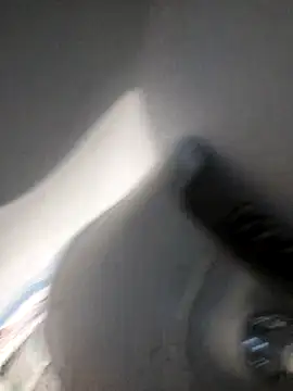clarita_01 élő chatszobája