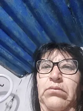 clarita_01's Live Chat Room