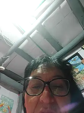 חדר צ'אט בשידור חי של clarita_01