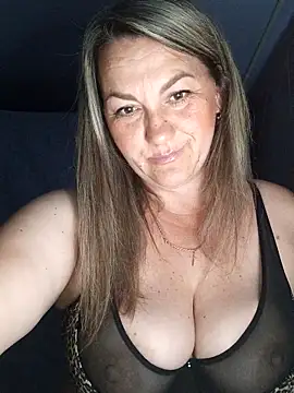 חדר צ'אט בשידור חי של Ant0nina