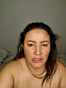 kitty_84 Adlı Modelin Canlı Sohbet Odası