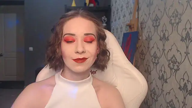 FascinatingEyess' Live Chat Room