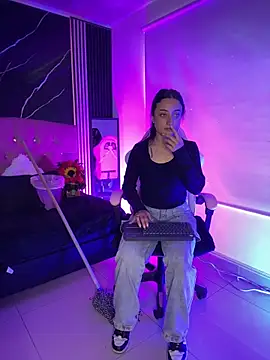 Ady_18 Live Chatraum