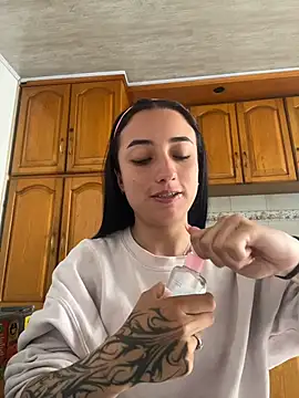 Ady_18 Cameră chat live