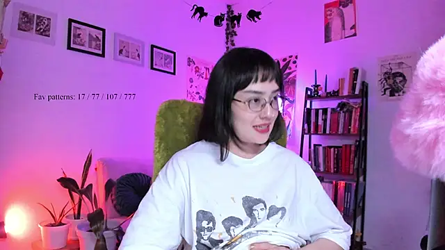_Insomnia__ Adlı Modelin Canlı Sohbet Odası